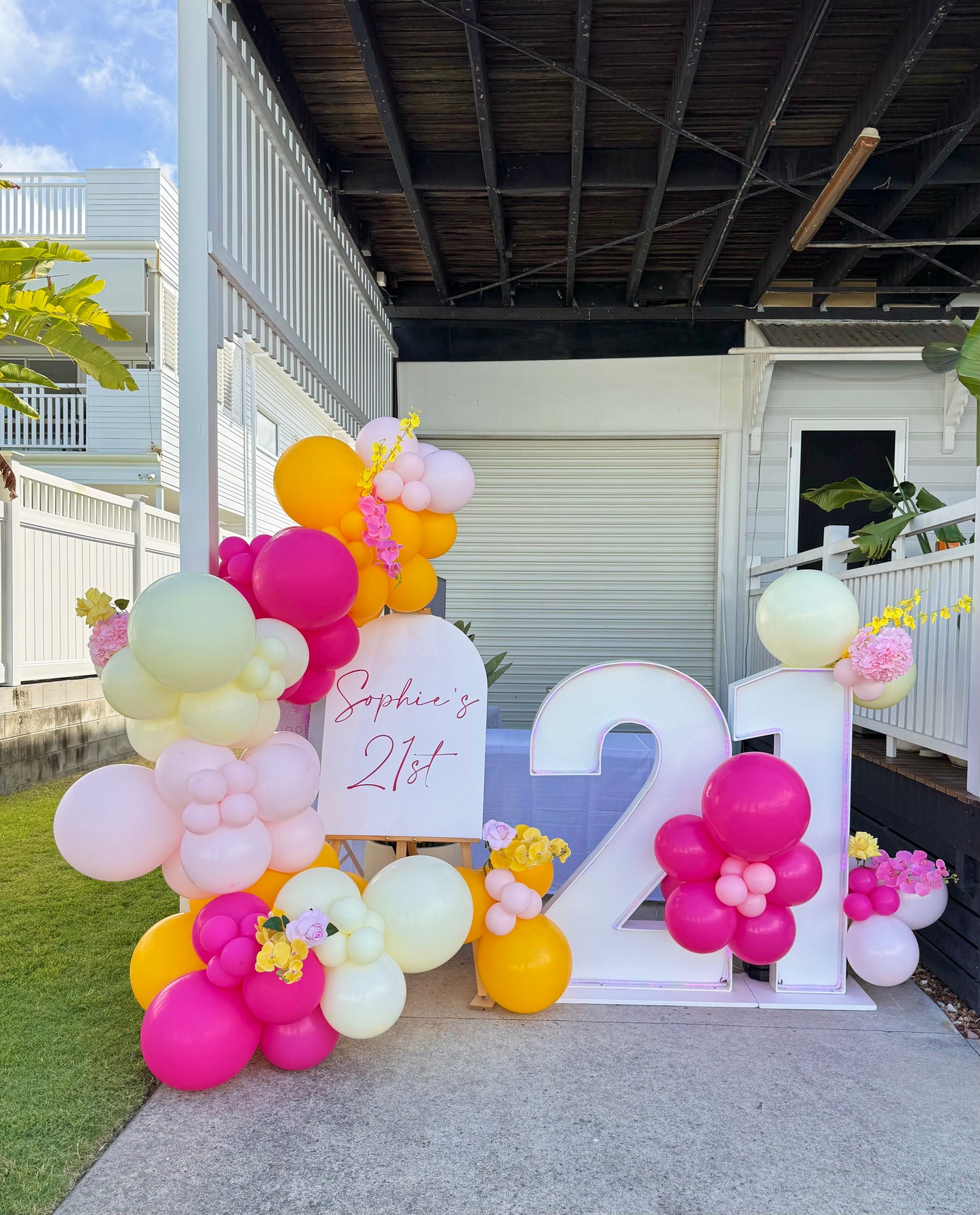 21st Birthday Light Up Numbers & Balloons, Balloon Arch Brisbane, Light Up Numbers Brisbane, 21st Birthday Balloons, Balloons For 21st, Balloon Arch For Birthday Party