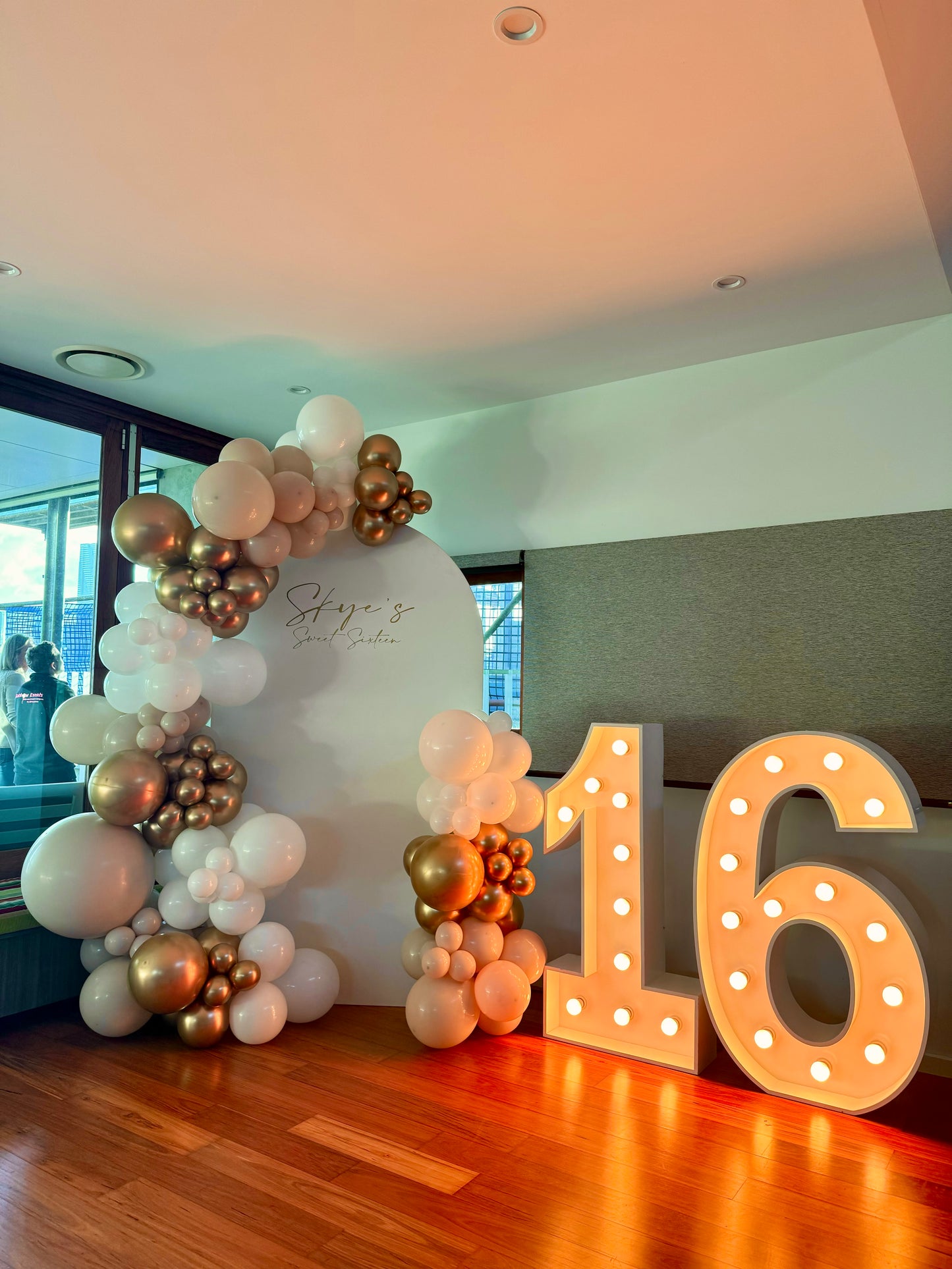 Light Up Number Party Balloon Package - Inflatable balloons with LED lights for celebrations, Illuminated Number Balloons Set - Light up your party with these glowing balloons, Glow-in-the-Dark Number Balloon Package - Perfect for birthday parties and events, Light Up Party Balloons - LED number balloons for festive occasions, Bright Number Balloons - Light-up balloon package for birthdays and celebrations