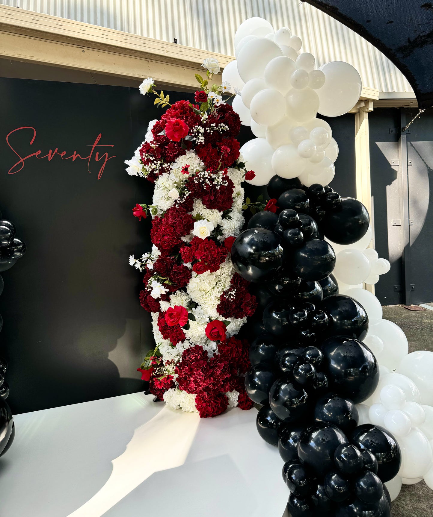 Luxurious 1.8m floral display with a mix of vibrant blooms, designed for special occasions such as weddings and engagements.Elegant 1.8-meter floral arrangement featuring a variety of fresh flowers, perfect for enhancing events like weddings and birthdays,