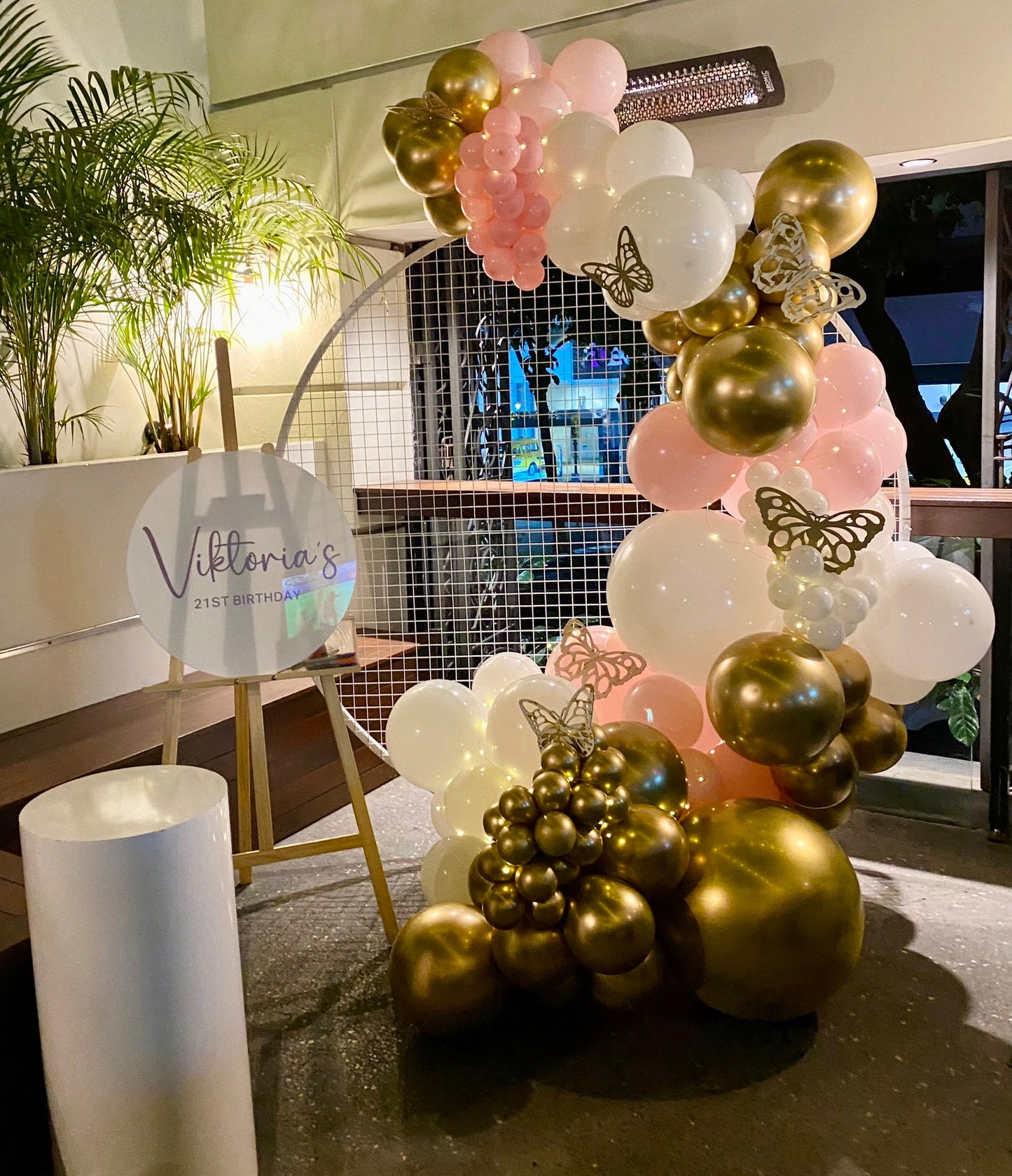 Mesh Wall Hire, Brisbane Balloons, Balloons For All Occasions