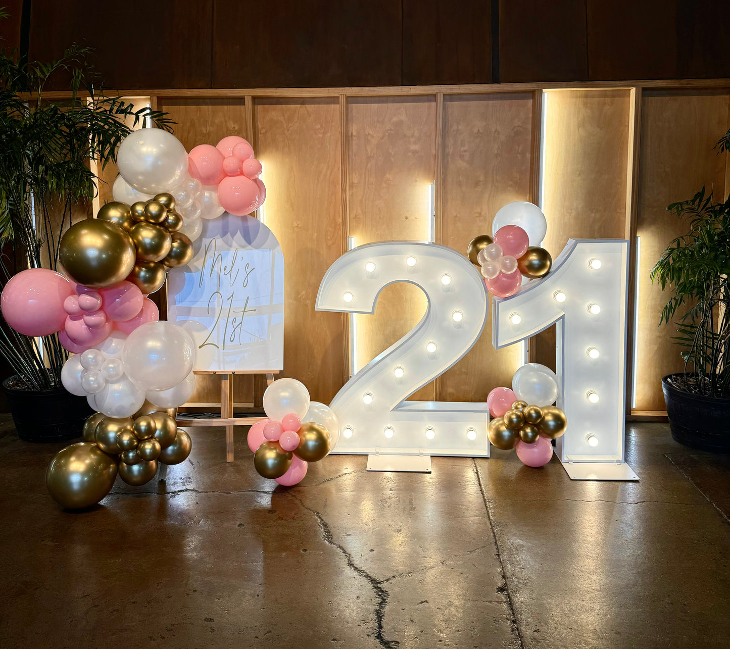 21st Birthday Light Up Numbers & Balloons, Balloon Arch Brisbane, Light Up Numbers Brisbane, 21st Birthday Balloons, Balloons For 21st, Balloon Arch For Birthday Party 