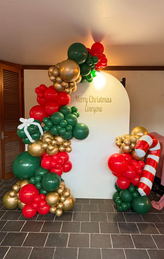 CHRISTMAS BALLOON BACKDROP