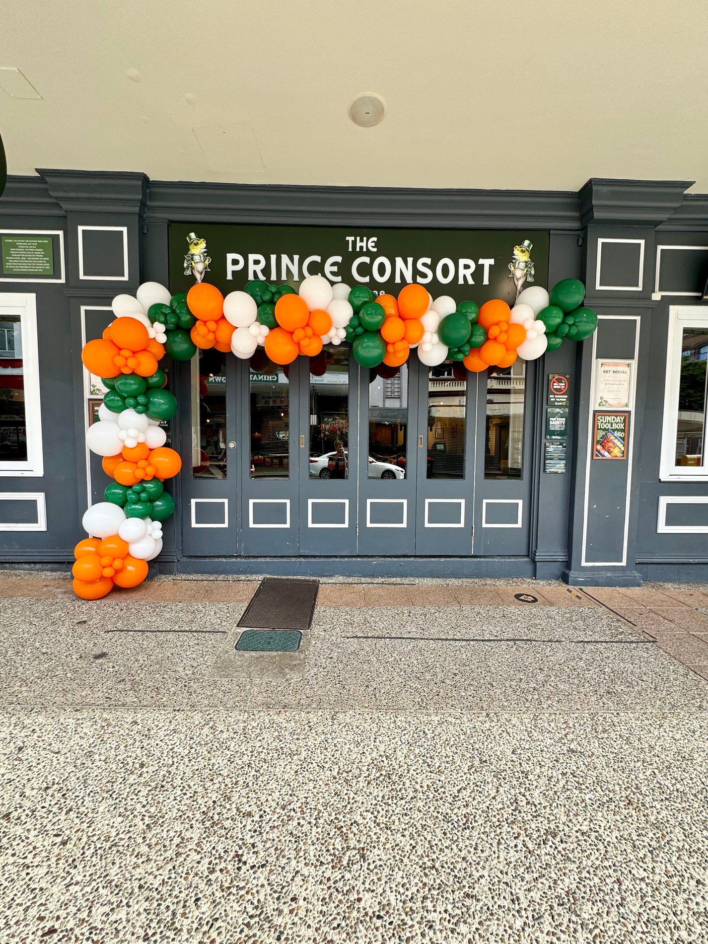 CORPORATE EVENT BALLOON GARLAND Rainbow Events corporate-event-balloon-garland-rainbow-events
