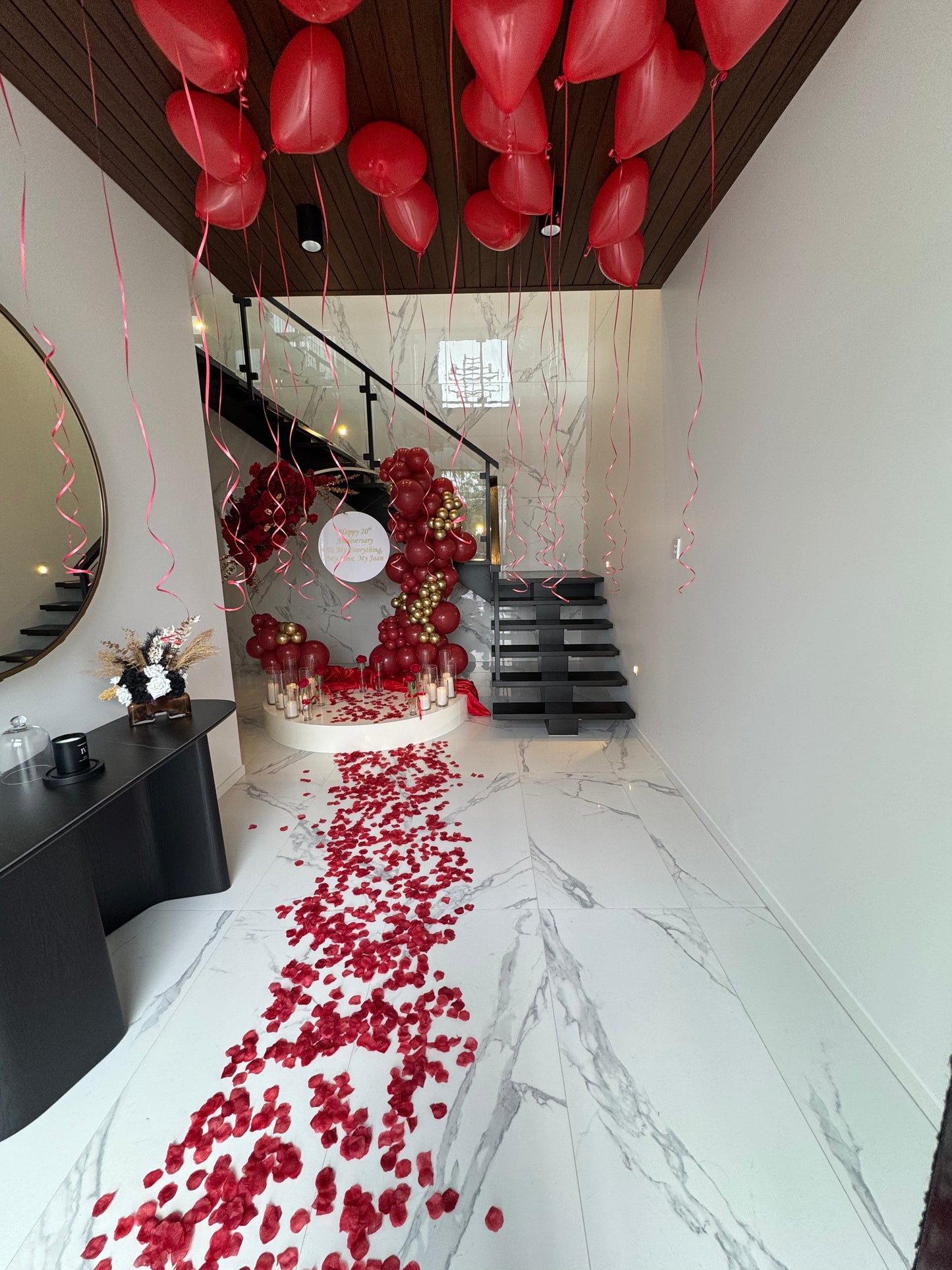 Romantic Surprise Balloon Arch Package